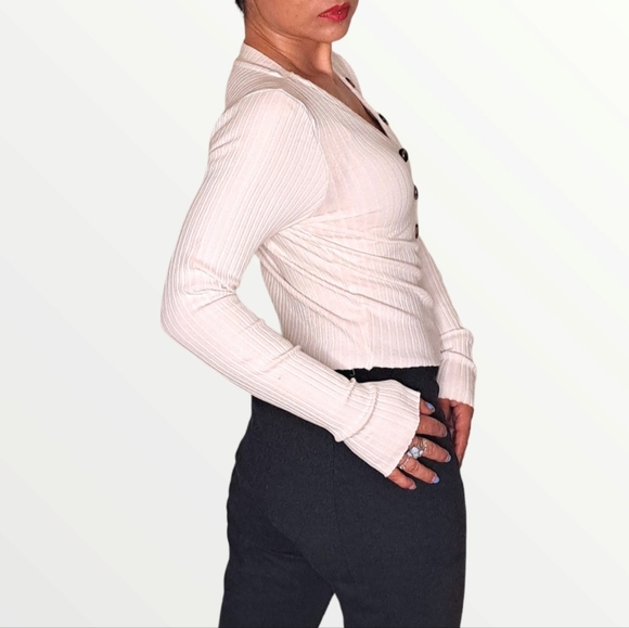 Hearts and Hips fiona blouse button up white, size small. - Picture 5 of 10